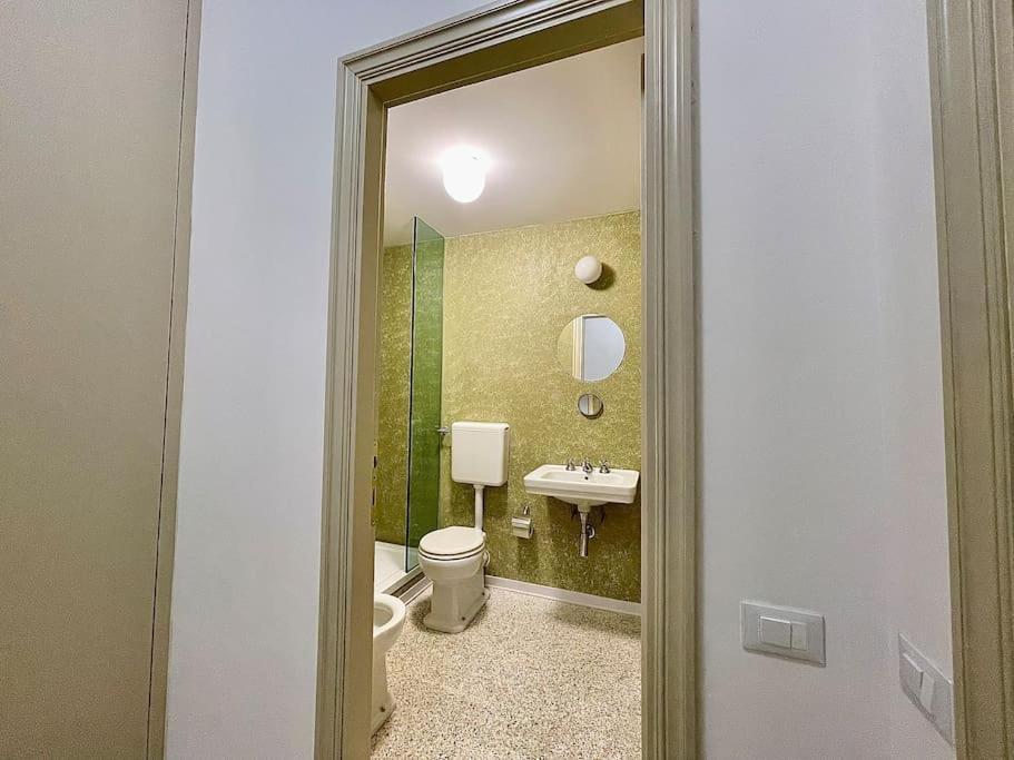 Modern Apartment Navigli Milão Exterior foto